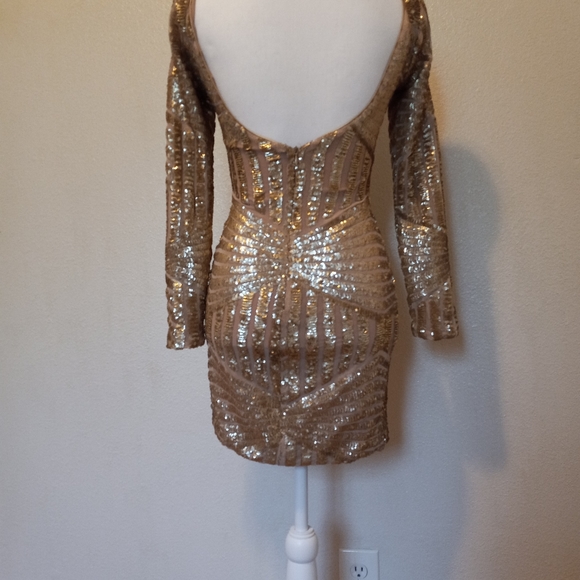 DRESS 👗 - Picture 3 of 7